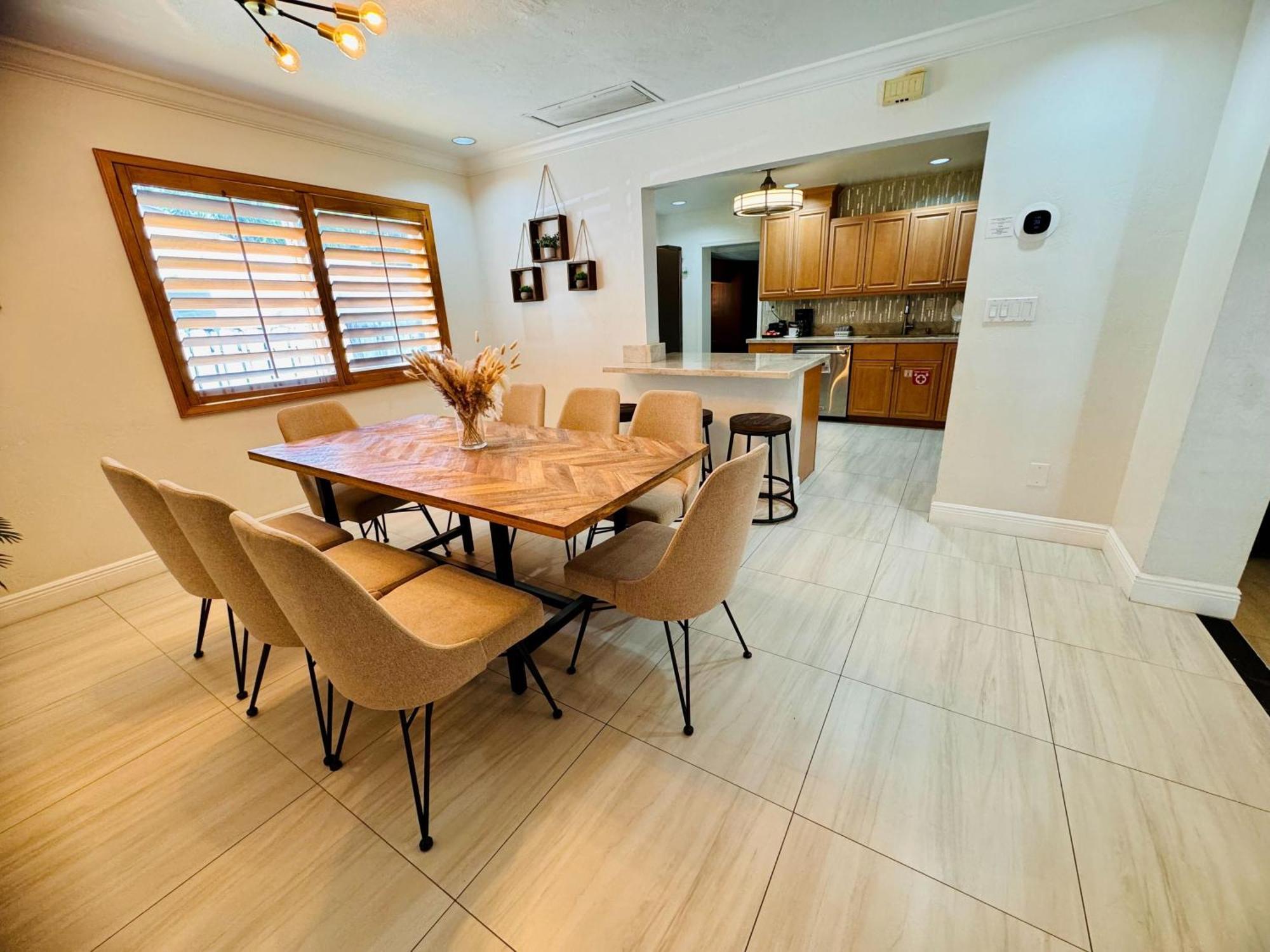 Private Pool With 5 Bedroom Retreat 할리우드 외부 사진